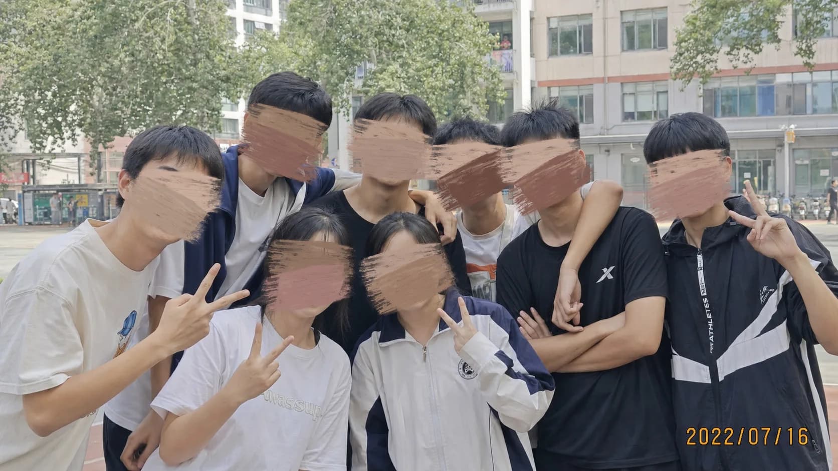 引言：我打算给朋友写一辈子月报封面